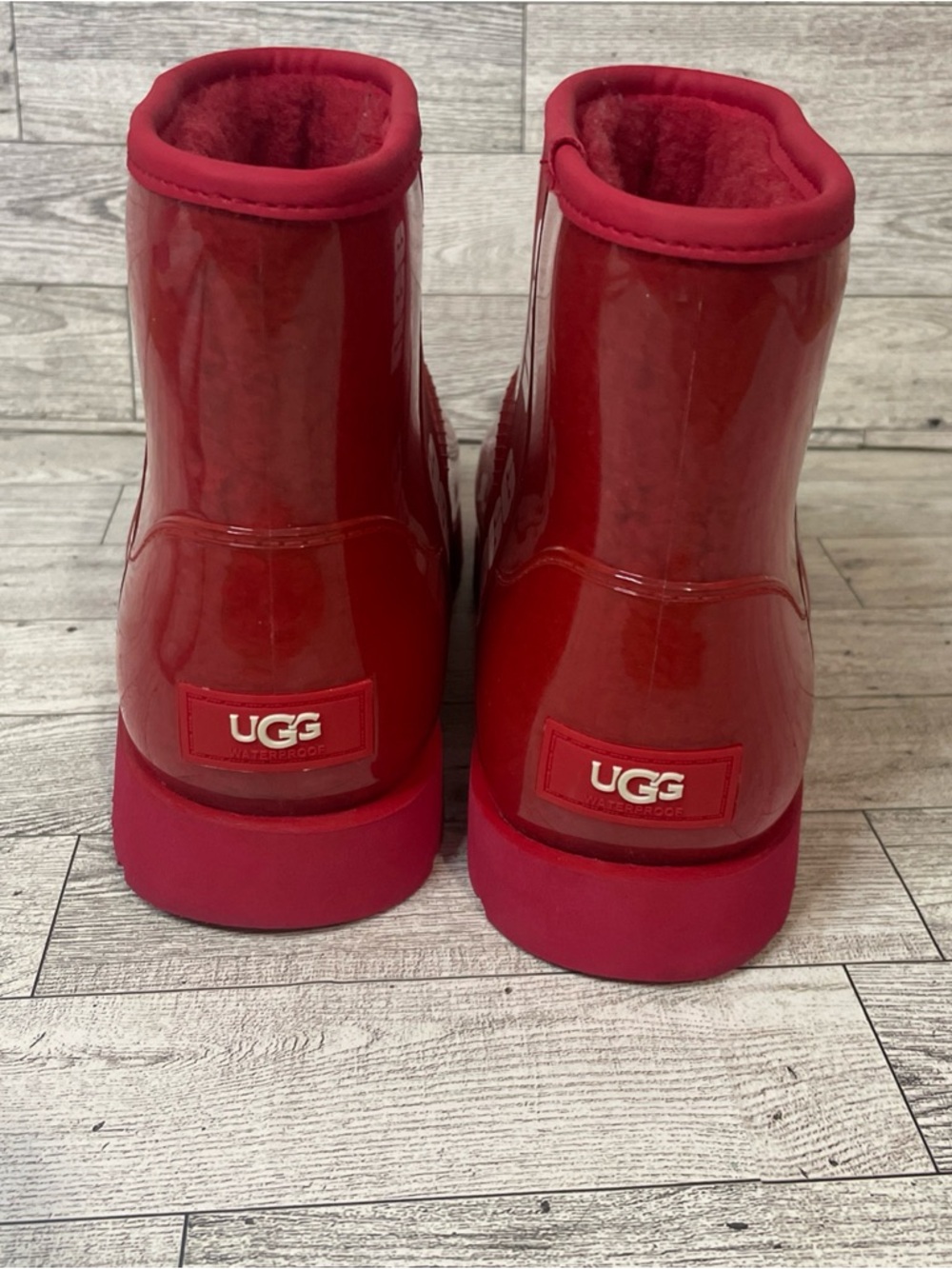 UGG Red Plush Lined Boot Interior - Picture 5 of 6